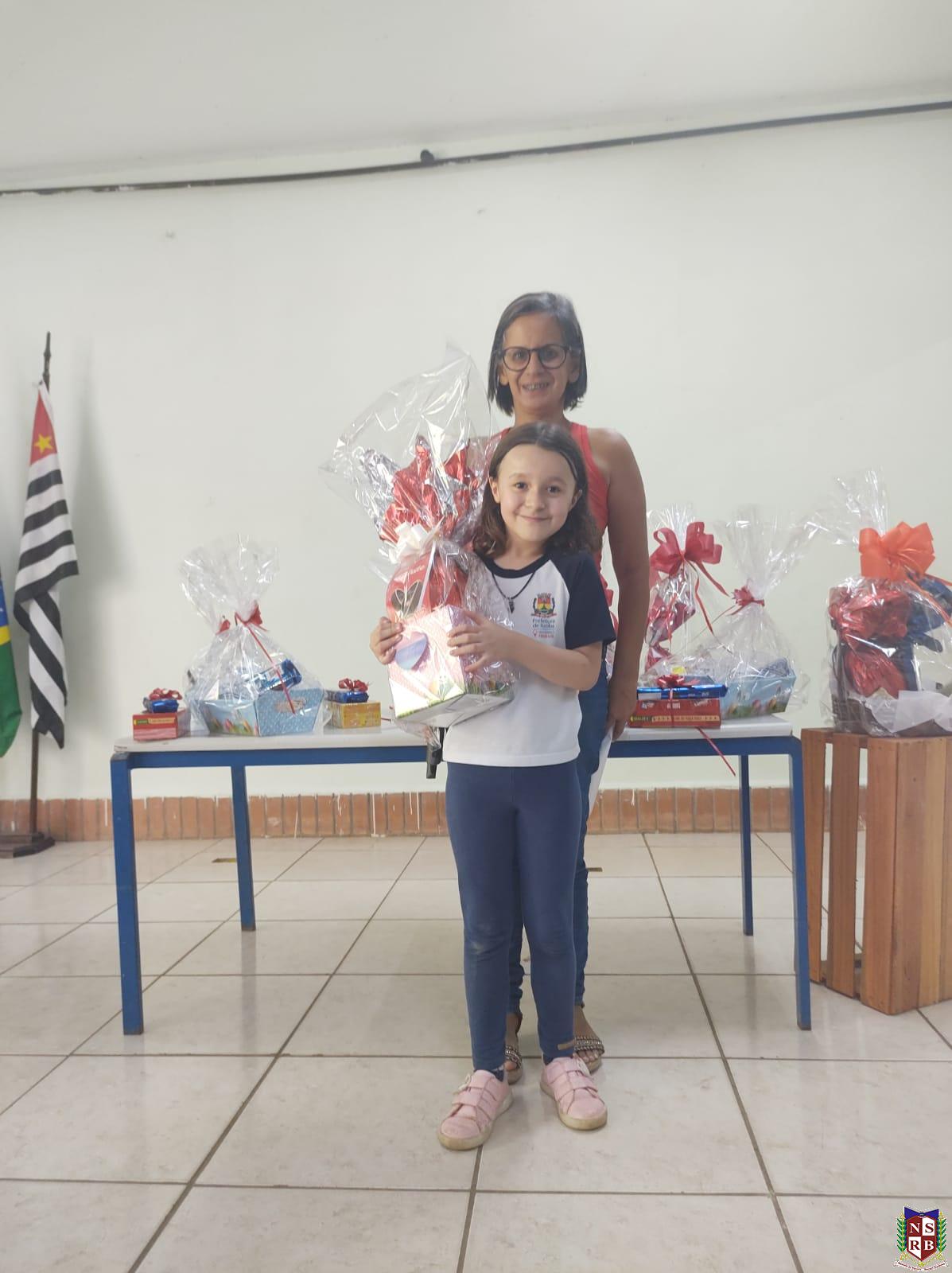 Sorteio da rifa da Páscoa - EMEB Profª Nazareth de Siqueira Rangel Barbosa