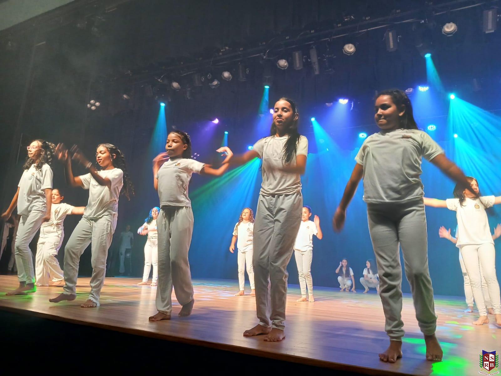 FESTIVAL DE COREGRAFIAS E DANÇAS - FOTOS - EMEB Profª Nazareth de ...